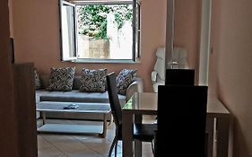 Carine Hotel Kumbor